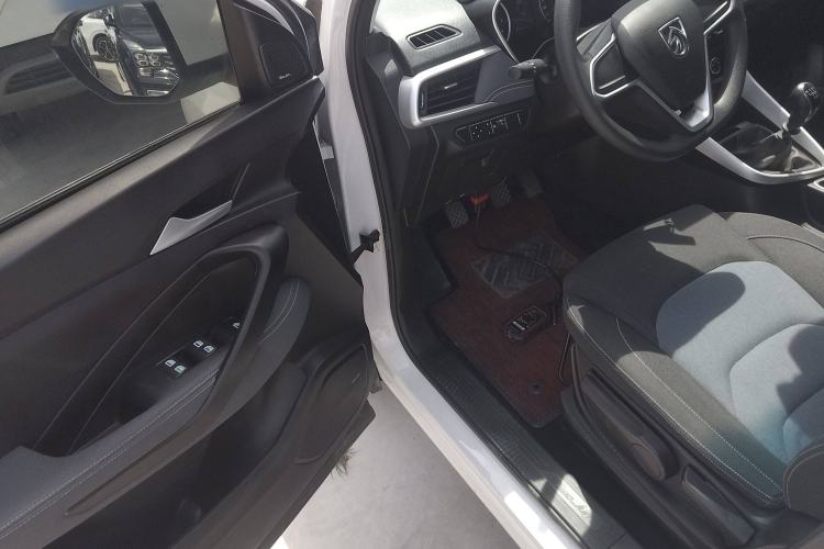 Used Baojun 530 2018 1.5T Manual Comfort Model China V Standard
