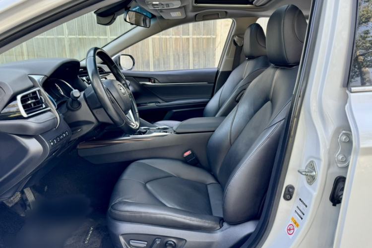 Used Toyota Camry 2018 2.0G Luxury Edition
