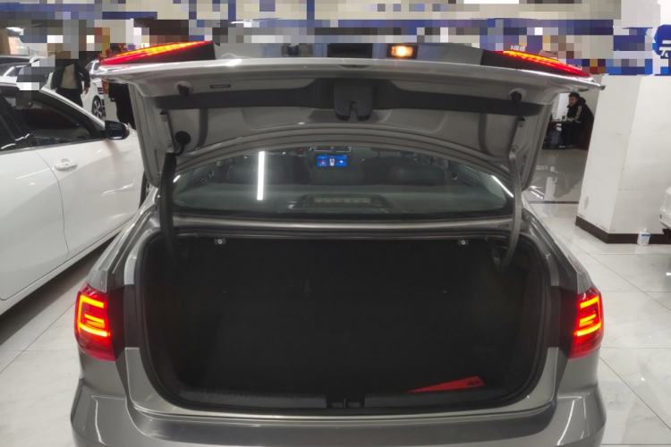 Used Volkswagen Sagitar 2015 1.6L Automatic Comfort Model