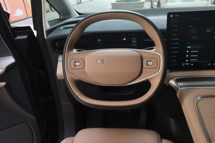 Used XPeng X9 2025 740 Ultra-Long Range Max
