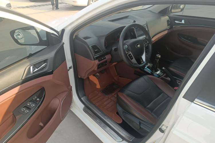 Used BYD Surui 2015 Revised Version 1.5L Manual Luxury Edition
