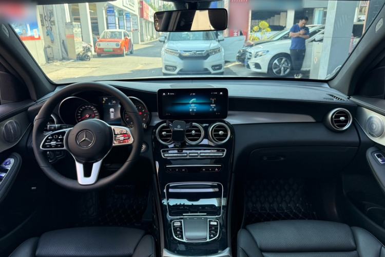 Used Mercedes-Benz GLC 2020 GLC 260 L 4MATIC Dynamic Model