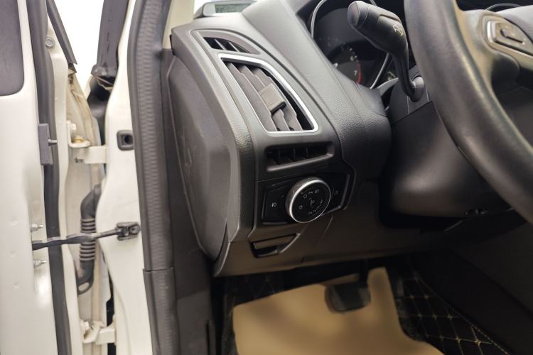 Used Ford Focus 2017 Sedan 1.6L Automatic Fashion Edition Smart Drive Version