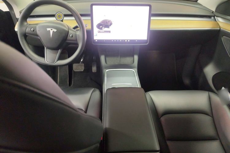 Used Tesla Model Y 2021 Standard Range Rear-Wheel Drive Version
