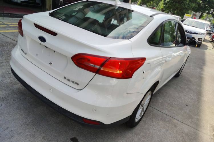 Used Ford Focus 2018 Sedan Classic 1.6L Automatic Trendy SmartDrive Edition
