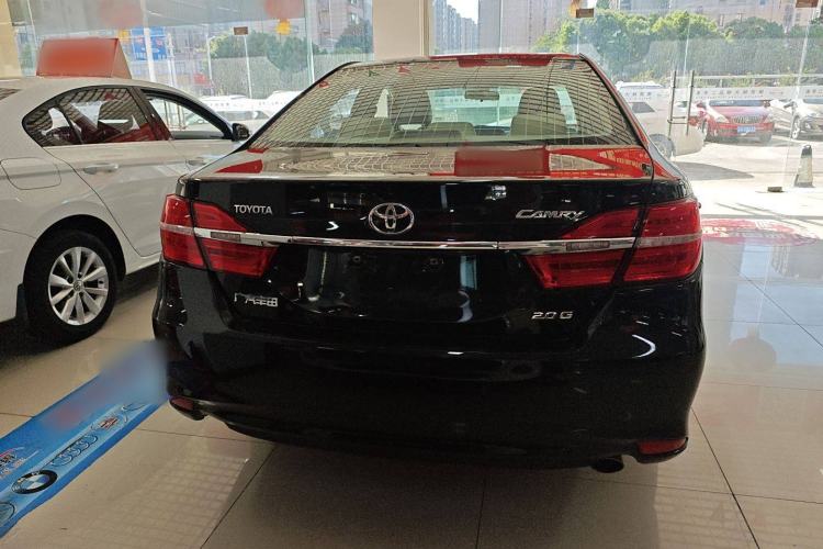 Used Toyota Camry 2016 2.0G 10th Anniversary Leading Edition
