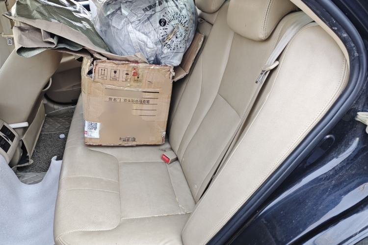 Used Geely Auto EC8 2015 2.0L Automatic Prestige Model
