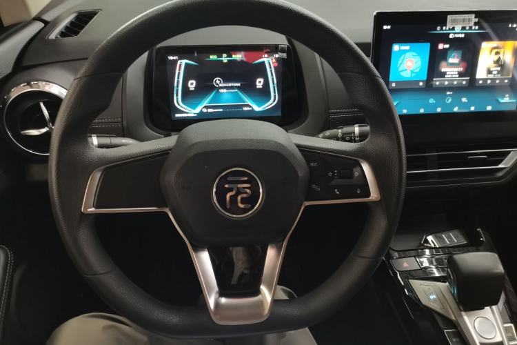 Used BYD Yuan New Energy 2019 EV535 Smart Connect Trendsetting Model
