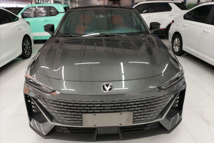 Used Changan UNI-V 2022 1.5T Prestige Version
