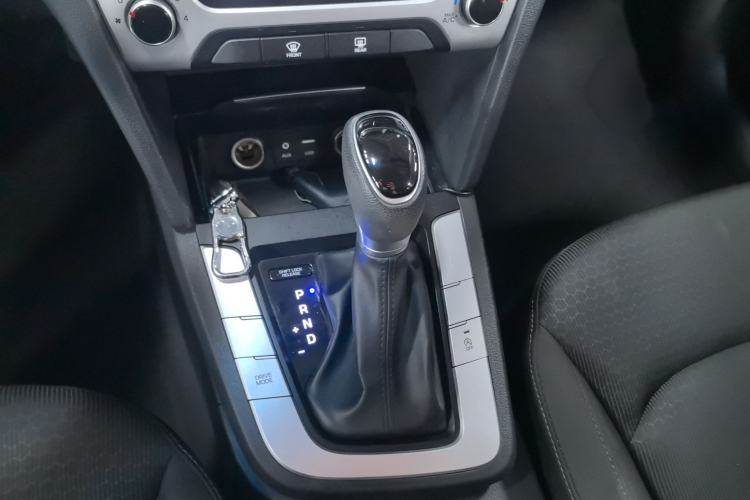 Used Hyundai Elantra 2016 1.6L Automatic ZhiXuan – Elite Version
