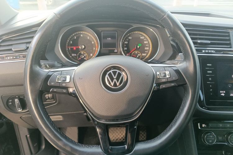 Used Volkswagen Tiguan L 2021 330TSI Automatic Two-Wheel Drive Smart Edition
