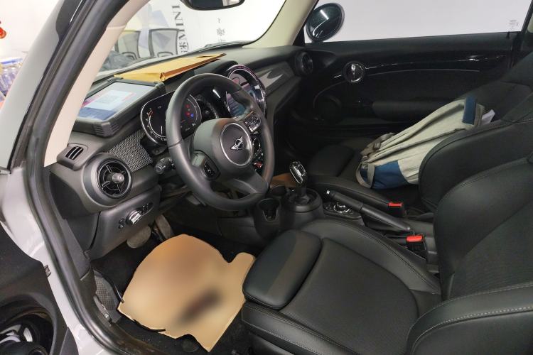 Used  MINI 2022 1.5T COOPER Classic Edition
