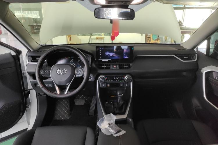 Used Toyota RAV4 2024 2.0L CVT Two-Wheel Drive Fashion Plus Edition
