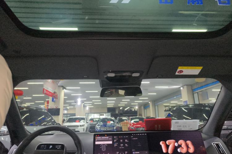 Used Li Auto L8 2023 Pro Model
