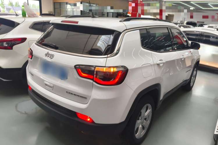 Used  Compass 2019 220T Automatic Enjoyment Version
