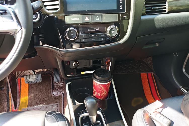 Used Mitsubishi Outlander 2019 2.0L Two-Wheel Drive Comfort Edition 5 Seats China V Standard
