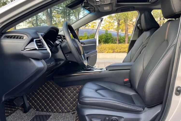 Used Toyota Camry 2019 Revised Version 2.0G Luxury Edition
