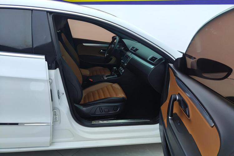 Used Volkswagen FAW-Volkswagen CC 2016 2.0 TSI Luxury Model
