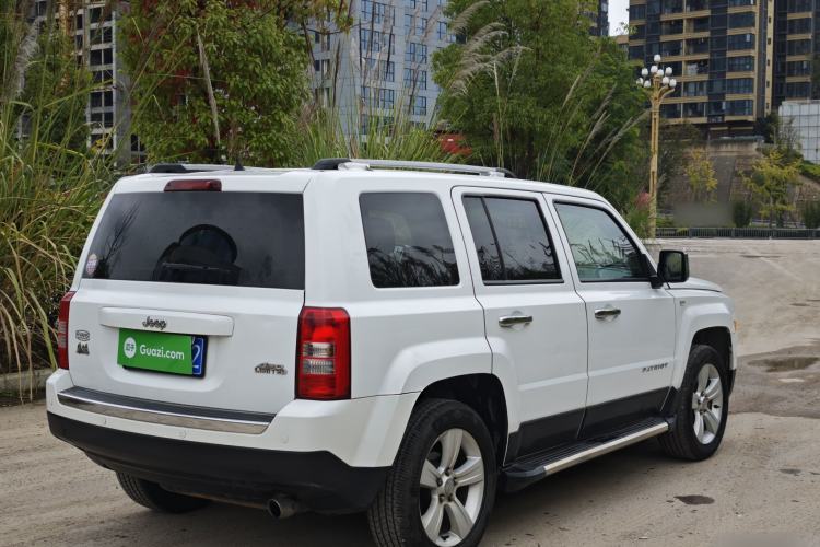 Used  Patriot 2014 2.4L Luxury Navigation Edition
