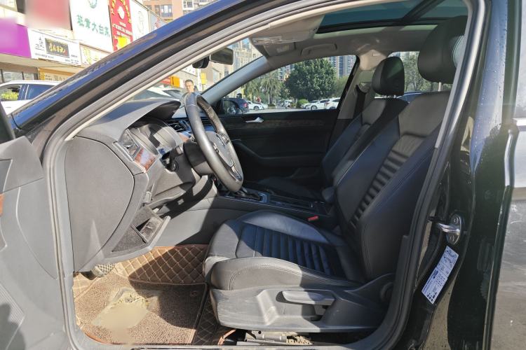 Used Volkswagen Magotan 2018 280TSI DSG Comfort Model
