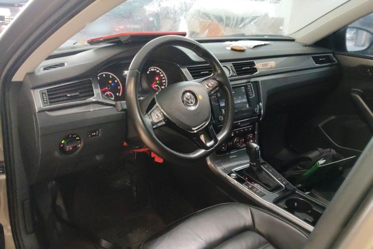 Used Volkswagen Passat 2017 280TSI DSG Luxury Edition
