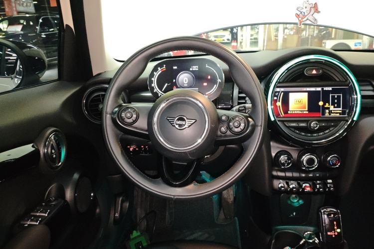 Used  MINI 2021 1.5T COOPER Classic Edition Five-Door Version
