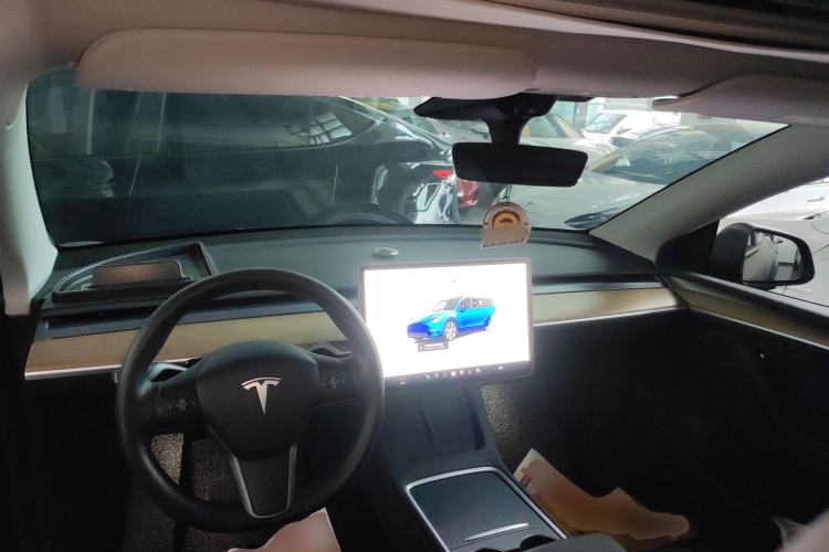 Used Tesla Model Y 2022 Long-Range All-Wheel-Drive Version