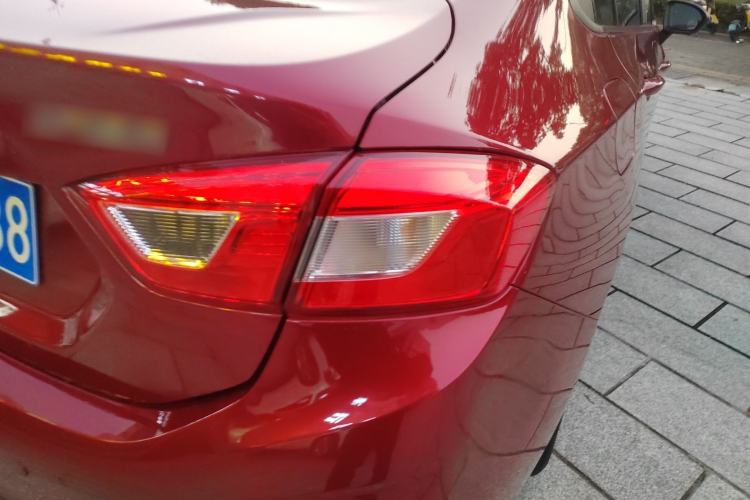 Used Chevrolet Cruze 2018 320 Automatic Pioneer Sunroof Edition
