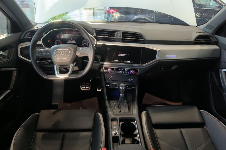 Used Audi Q3 2024 40 TFSI Fashion Dynamic Model
