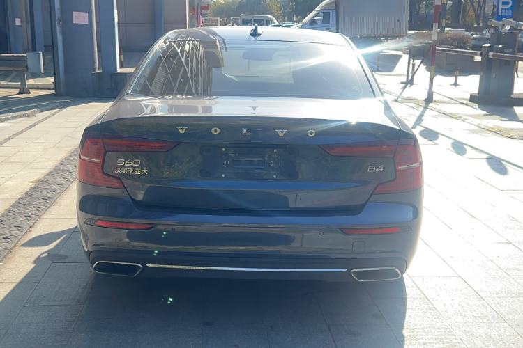 Used Volvo S60 2022 B4 Zhiyi Luxury Edition