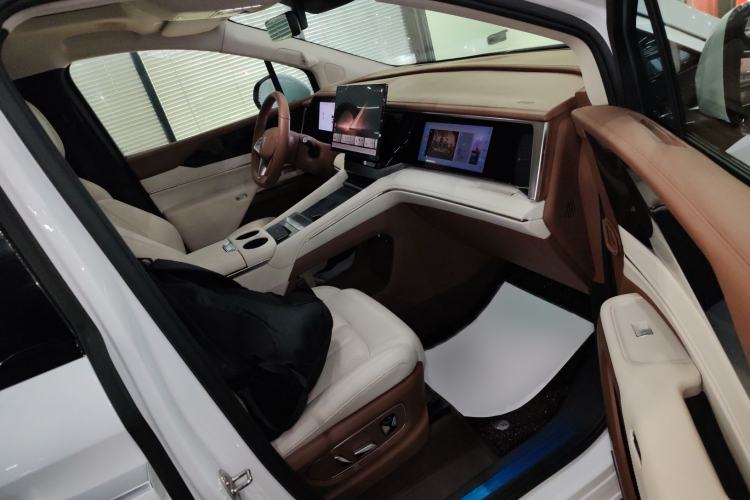 Used BYD Xia 2025 DM-i 1.5T 180km Excellence Model
