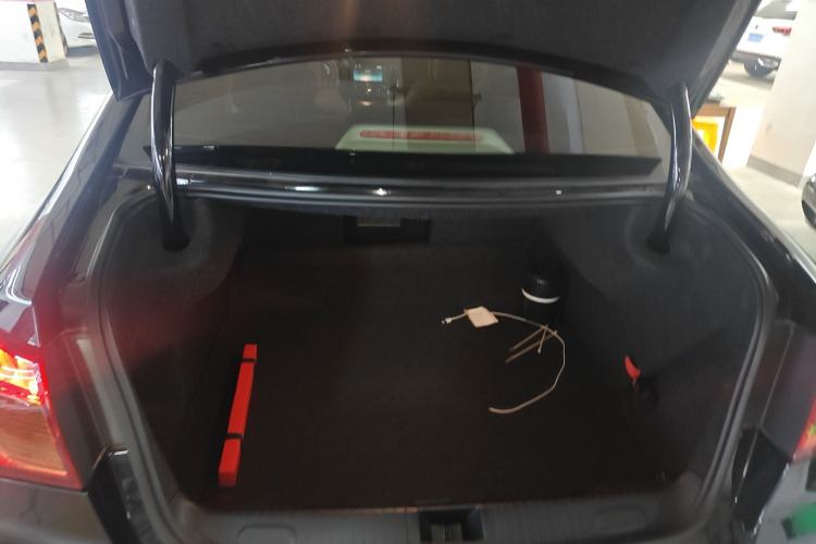 Used Roewe 950 2015 1.8T Luxury Edition