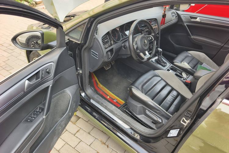 Used Volkswagen Golf 2017 280TSI Automatic R-Line Million-Vehicle Commemorative Edition
