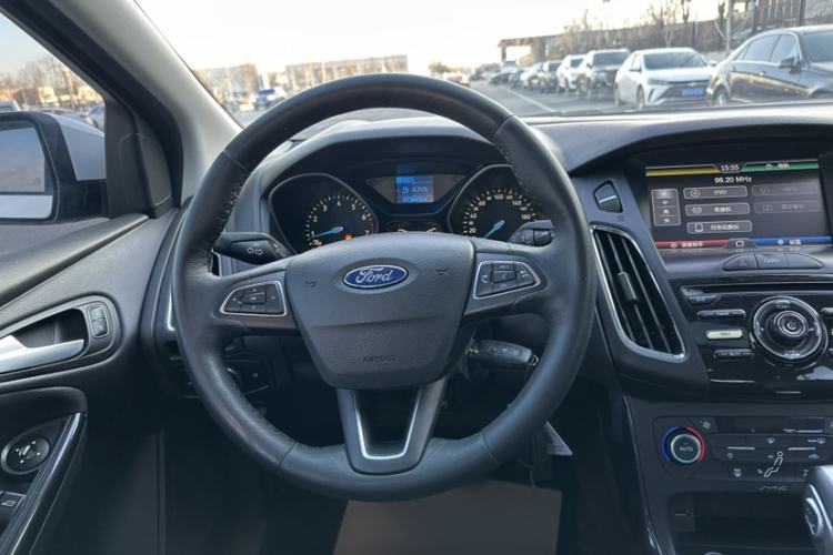 Used Ford Focus 2015 Hatchback 1.6L Automatic Fashion Edition