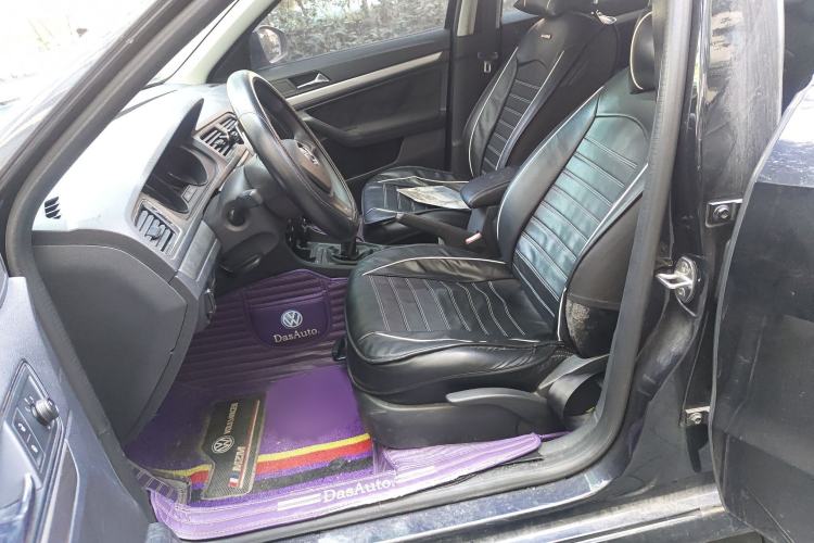 Used Volkswagen Lavida 2015 1.6L Manual Fashion Edition
