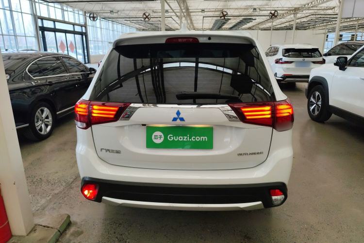 Used Mitsubishi Outlander 2018 2.0L Two-Wheel-Drive Jiale Edition 7-Seater