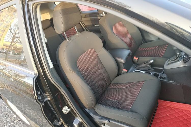 Used Haval M6 2019 1.5T DCT Two-Wheel Drive Urban Version China VI Standard
