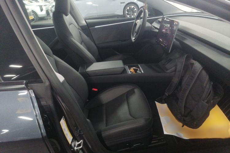 Used Tesla Model 3 2025 Rear-Wheel-Drive Version
