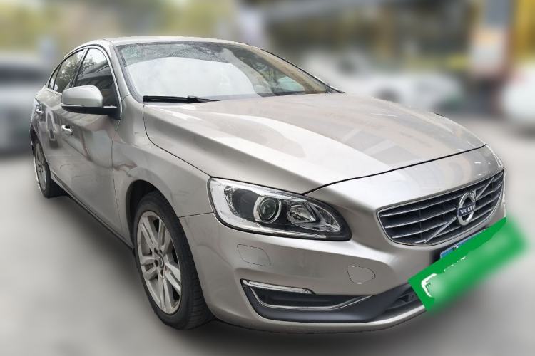 Used Volvo S60 2014 S60L 2.0T Zhiyuan Edition
