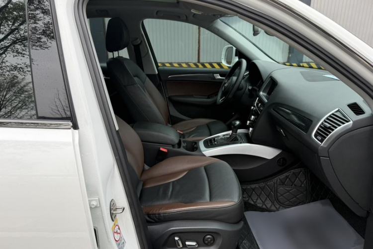 Used Audi Q5 2018 Collector's Edition 40 TFSI Technology Model