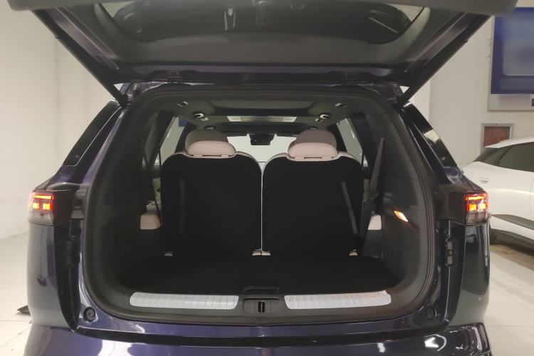 Used  eπ008 2024 636Max All-Electric Version 6 Seats
