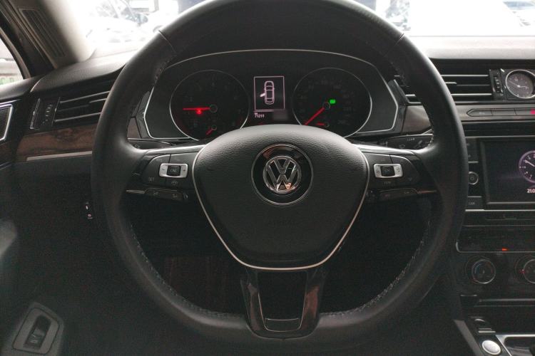 Used Volkswagen Magotan 2019 330TSI DSG Leading Model China VI Standard
