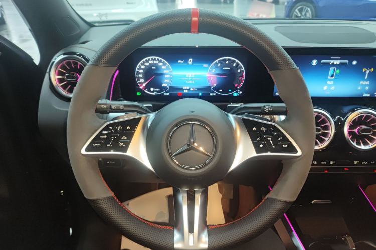 Used Mercedes-Benz GLB 2024 GLB 220 Fashion Model