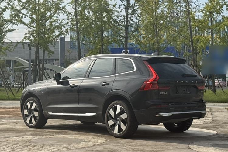 Used Volvo XC60 New Energy 2025 Plug-in Hybrid Long-Range All-Wheel Drive Smart & Luxurious Edition
