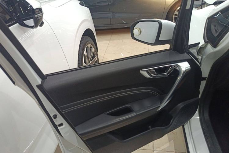 Used Geely Auto Vision X3 2019 Upgraded Model 1.5L Manual Elite Version
