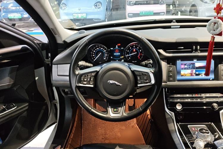 Used Jaguar XF 2016 XF 2.0T Two-Wheel-Drive R-Sport Sport Edition
