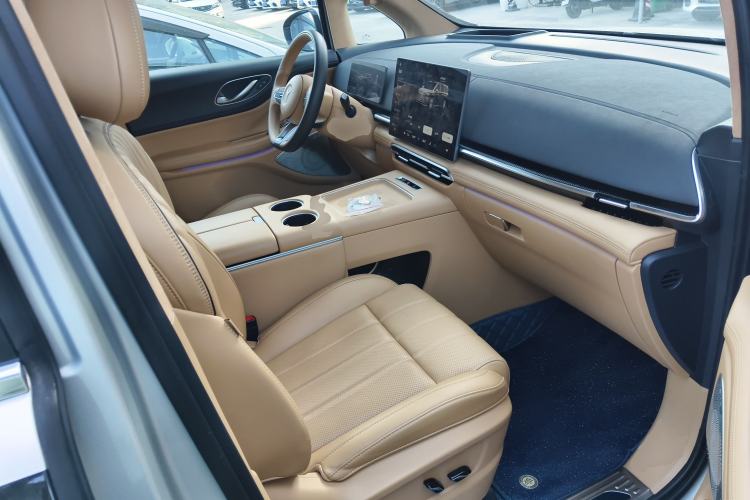 Used VOYAH Dream 2025 PHEV Four-Wheel-Drive Flagship Version – Qiankun Edition
