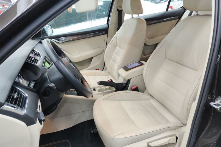 Used Skoda Octavia 2016 1.6L Automatic Smart Drive Edition
