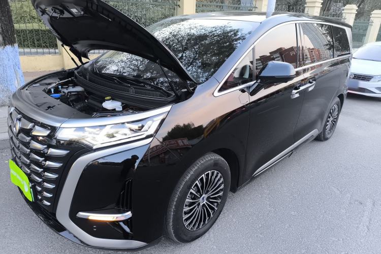 Used Denza D9 2024 DM-i 980 Four-Wheel Drive Prestige Model
