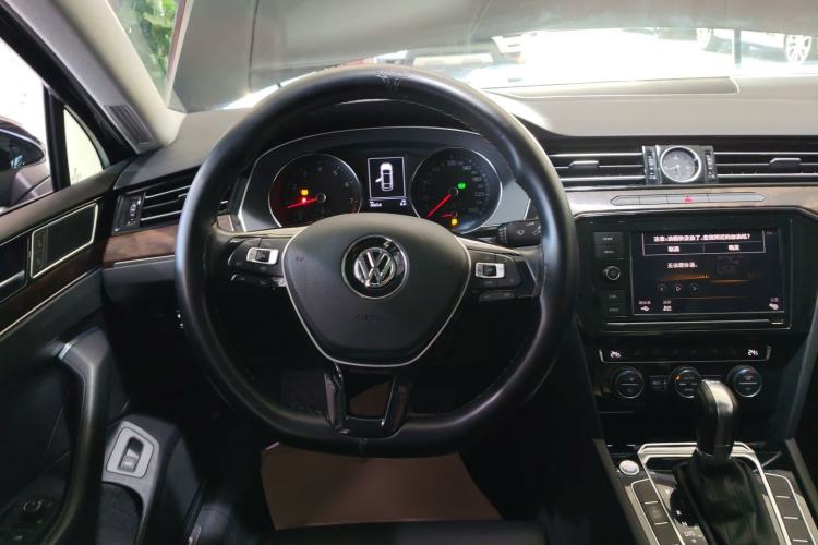 Used Volkswagen Magotan 2019 330TSI DSG Luxury Version China VI Standard
